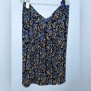 Women’s Size 2X Sag Harbor Navy Floral Skirt